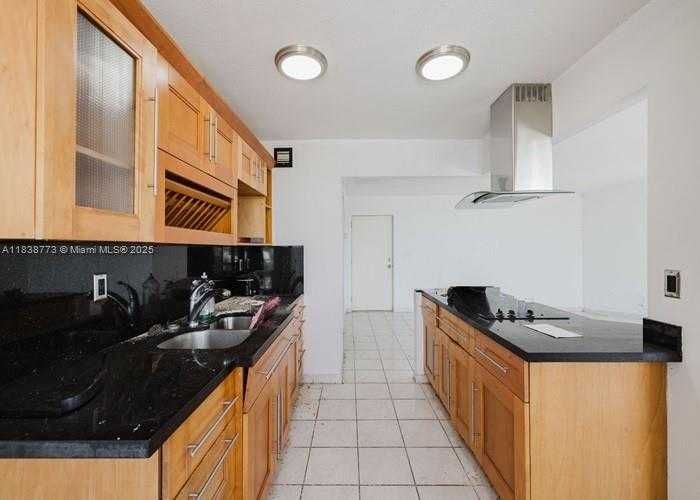 Small Image of 7300 WAYNE AVE #418, Miami Beach Number 12
