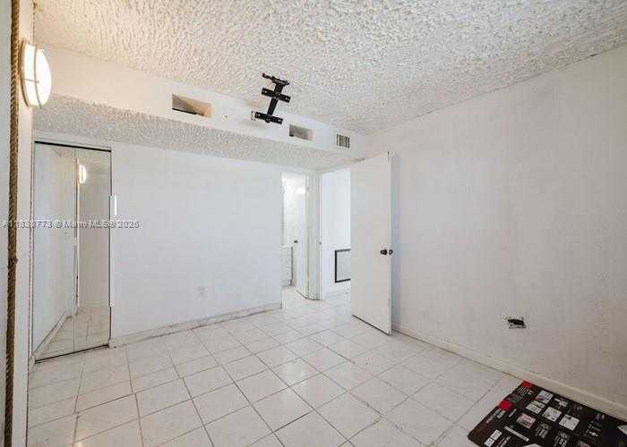Small Image of 7300 WAYNE AVE #418, Miami Beach Number 13