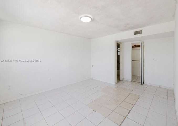 Small Image of 7300 WAYNE AVE #418, Miami Beach Number 14