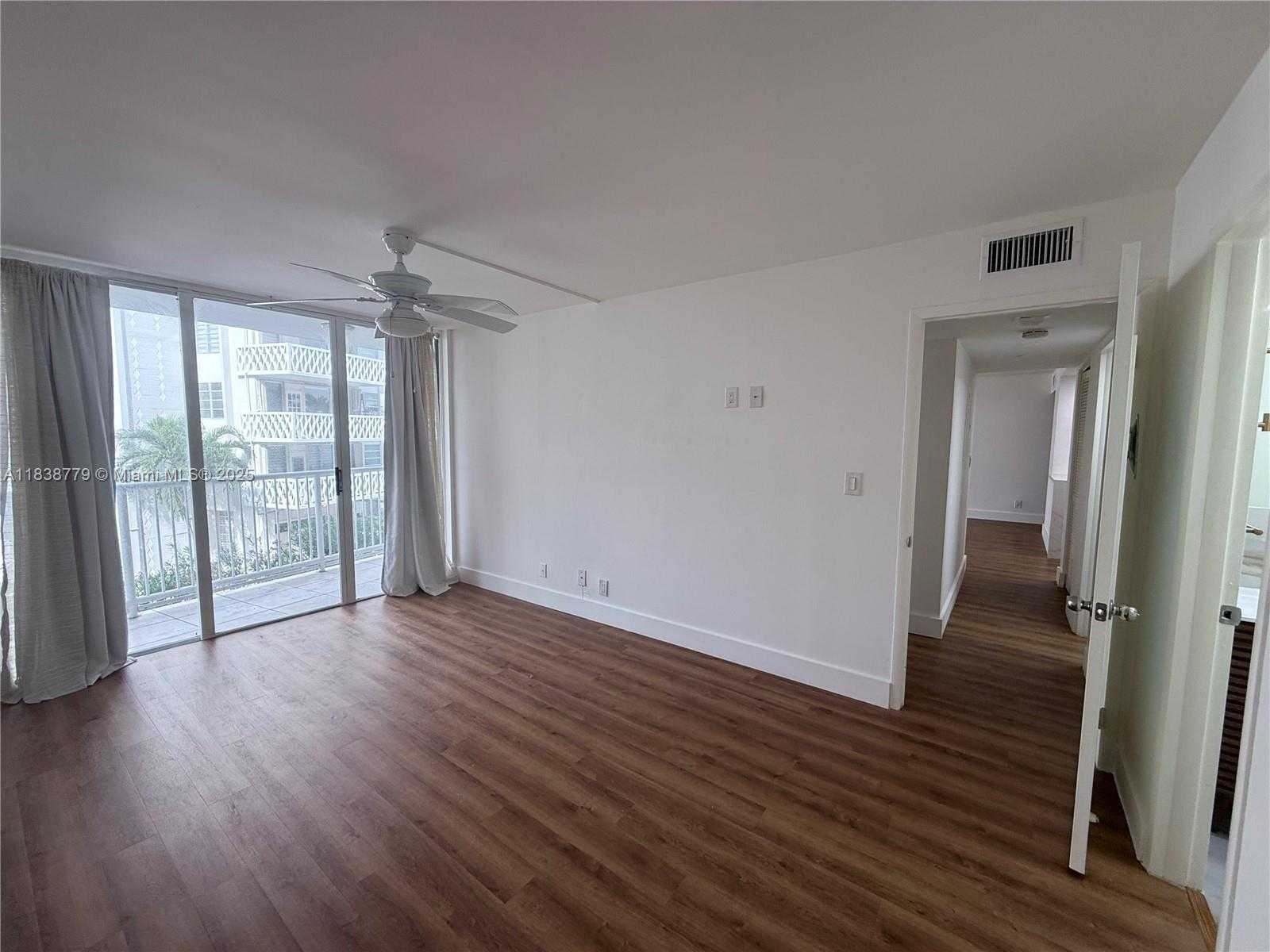 Small Image of 1440 BRICKELL BAY DR #307, Miami Number 11