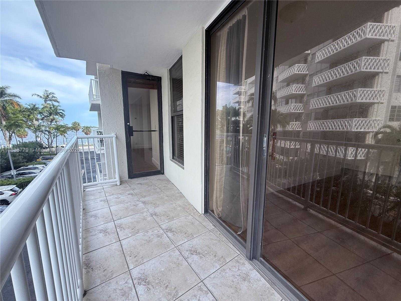 Small Image of 1440 BRICKELL BAY DR #307, Miami Number 5