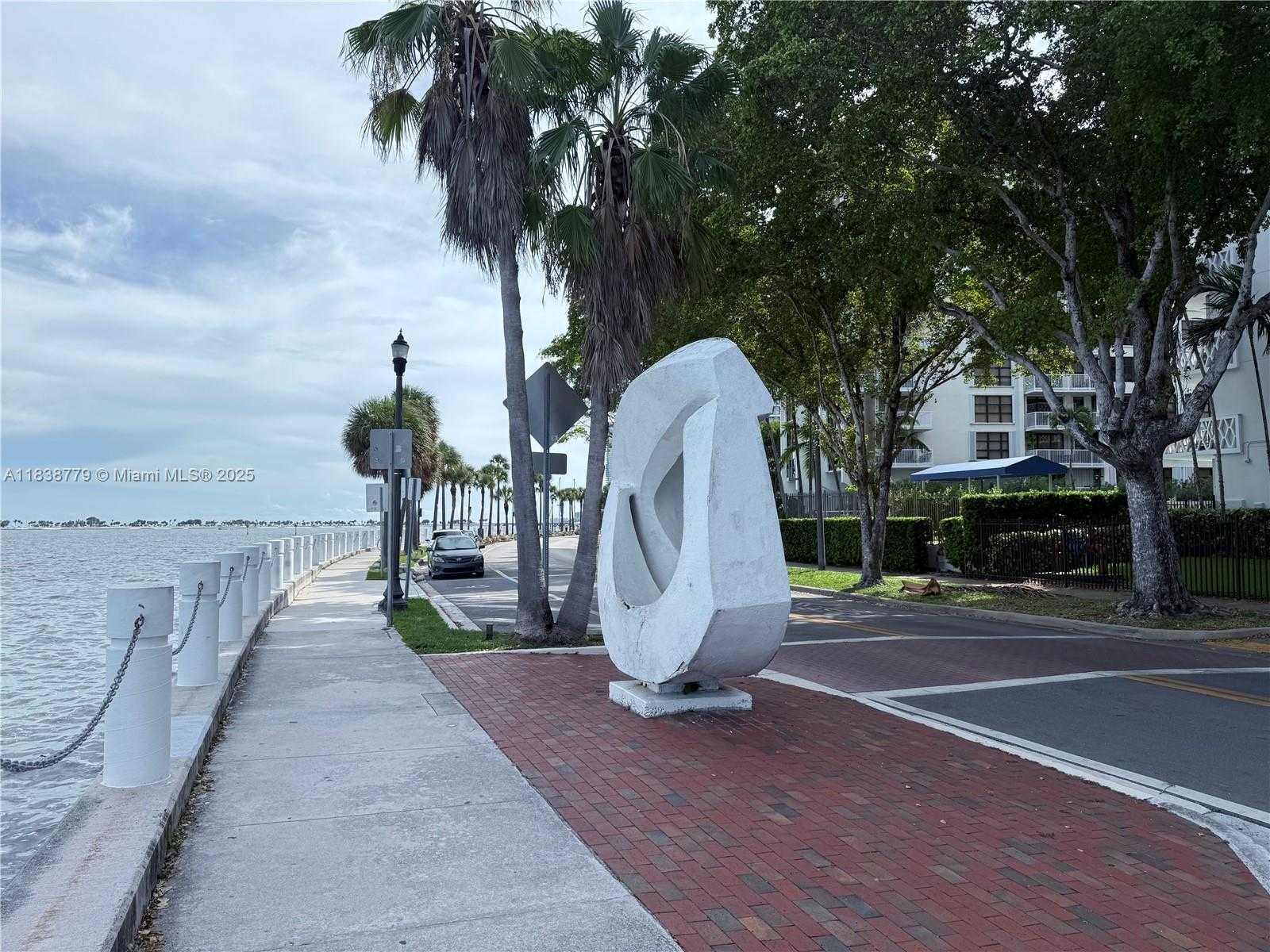 Small Image of 1440 BRICKELL BAY DR #307, Miami Number 6