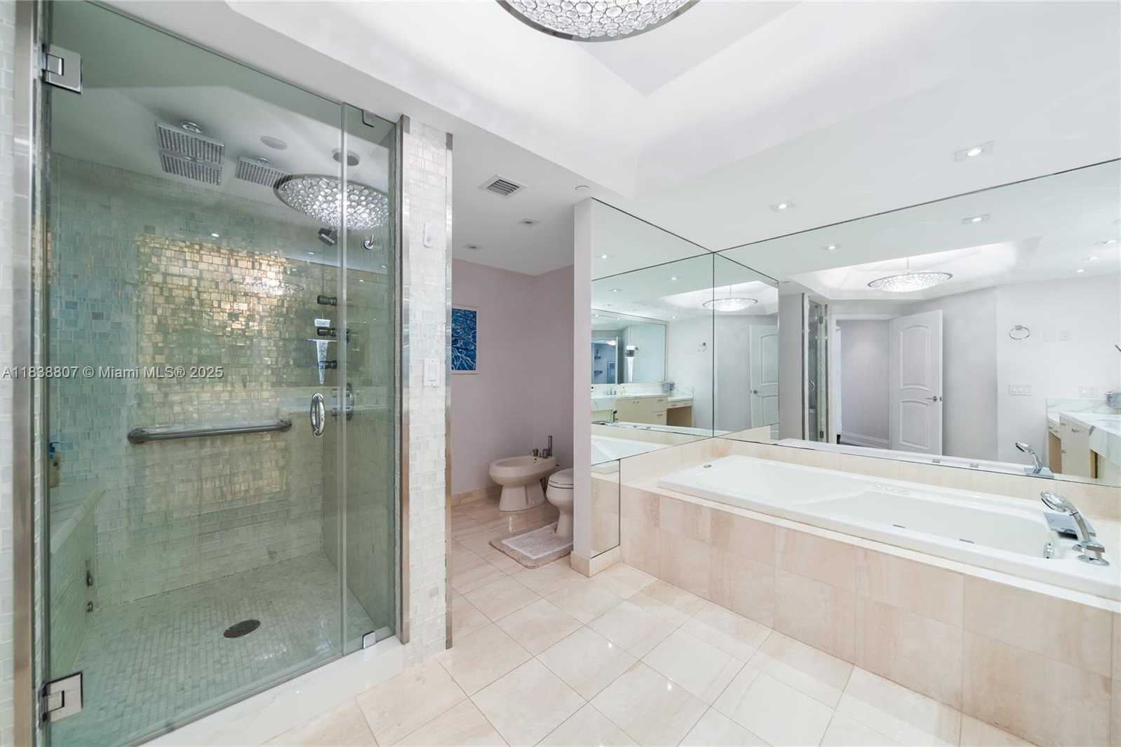 Small Image of 2000 ISLAND BLVD #2409, Aventura Number 15