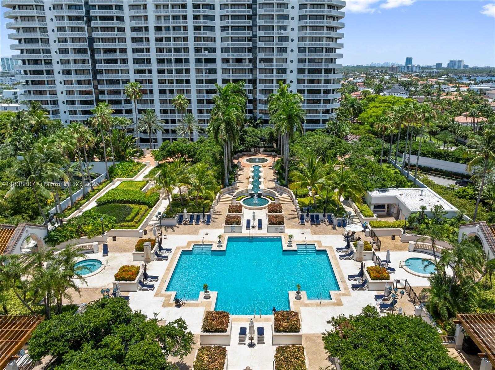 Small Image of 2000 ISLAND BLVD #2409, Aventura Number 2