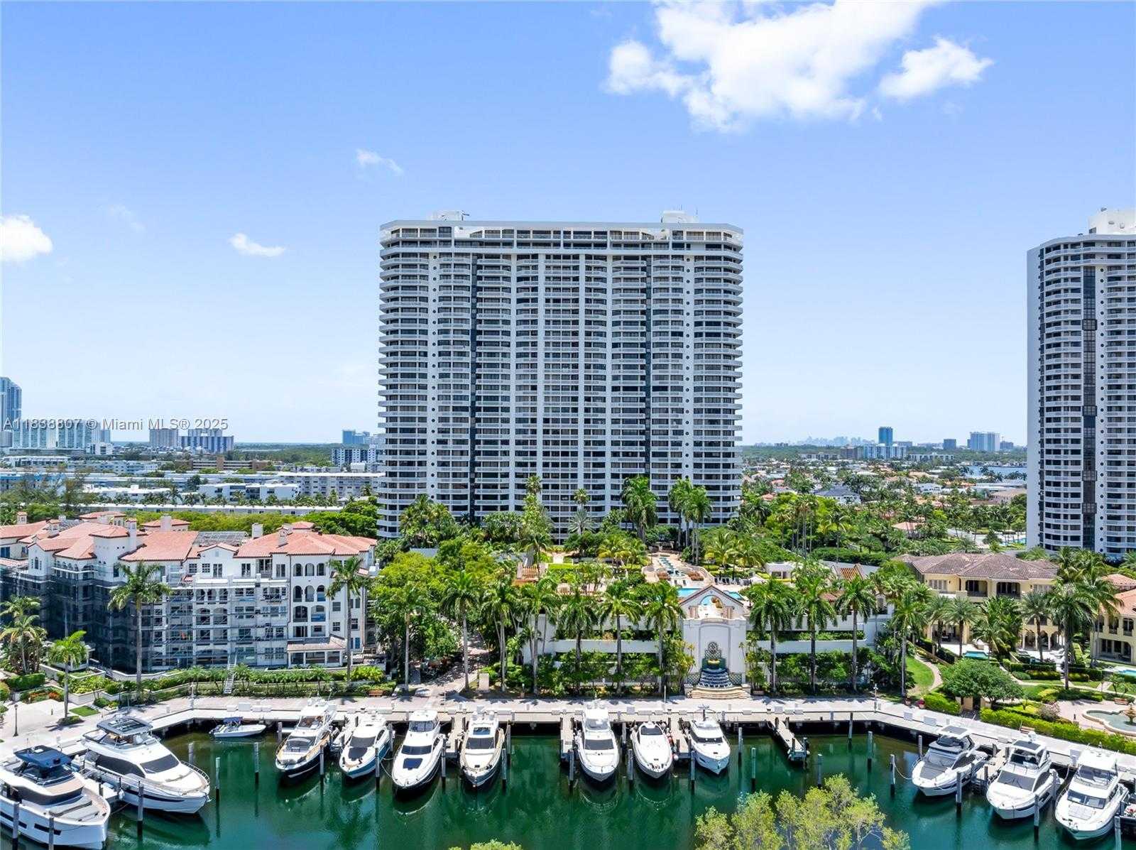 Small Image of 2000 ISLAND BLVD #2409, Aventura Number 21