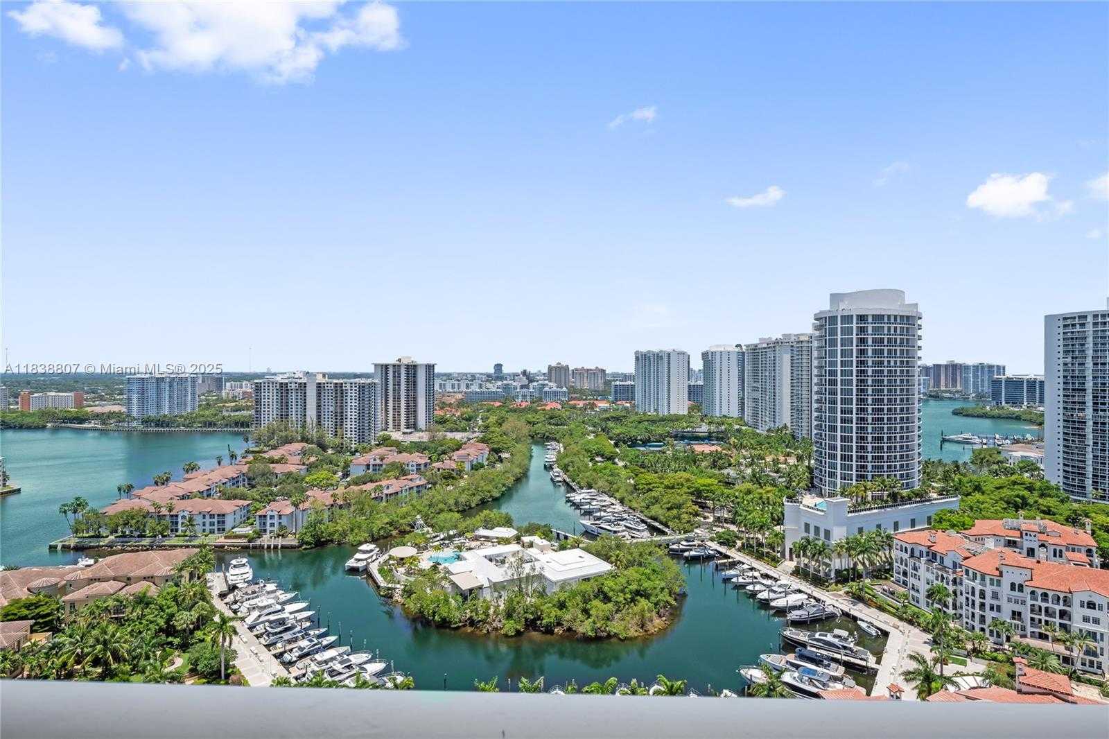 Small Image of 2000 ISLAND BLVD #2409, Aventura Number 22