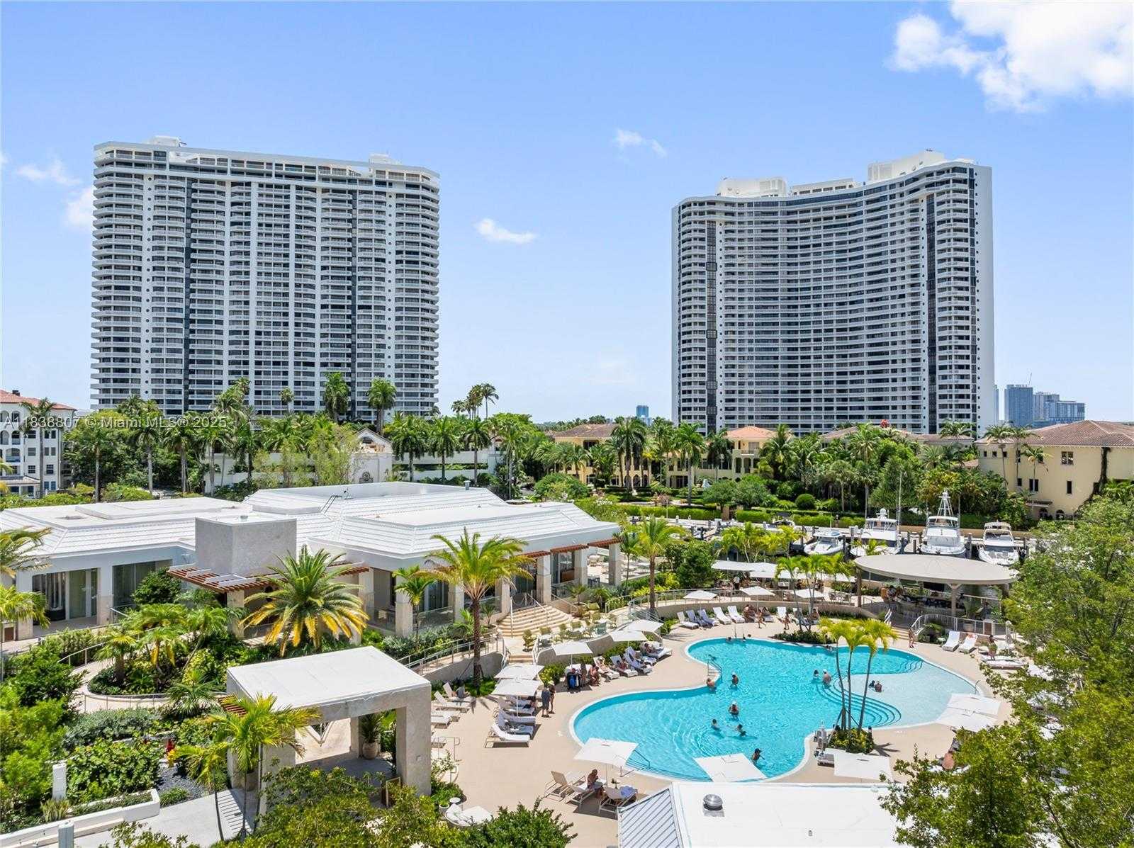 Small Image of 2000 ISLAND BLVD #2409, Aventura Number 23