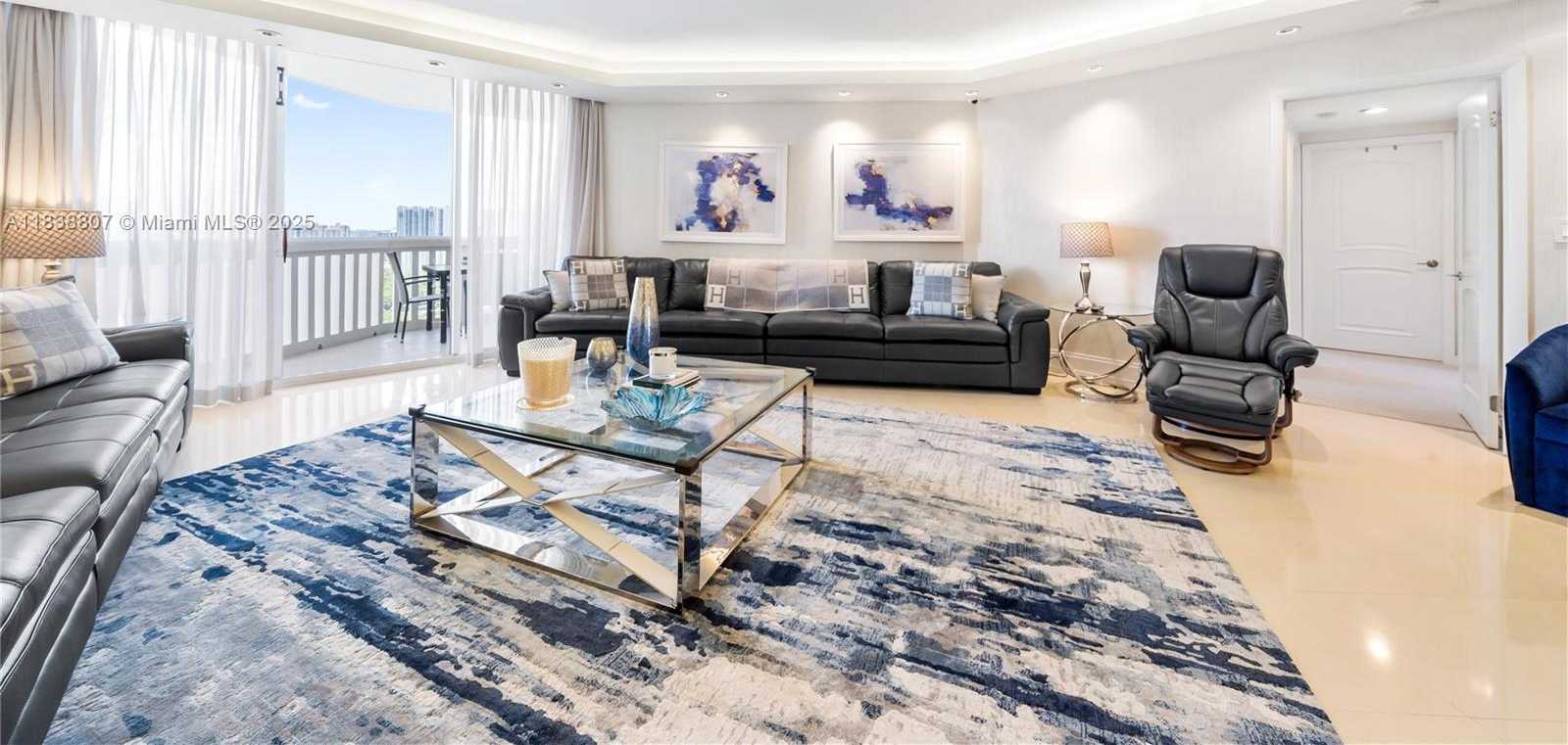Small Image of 2000 ISLAND BLVD #2409, Aventura Number 3