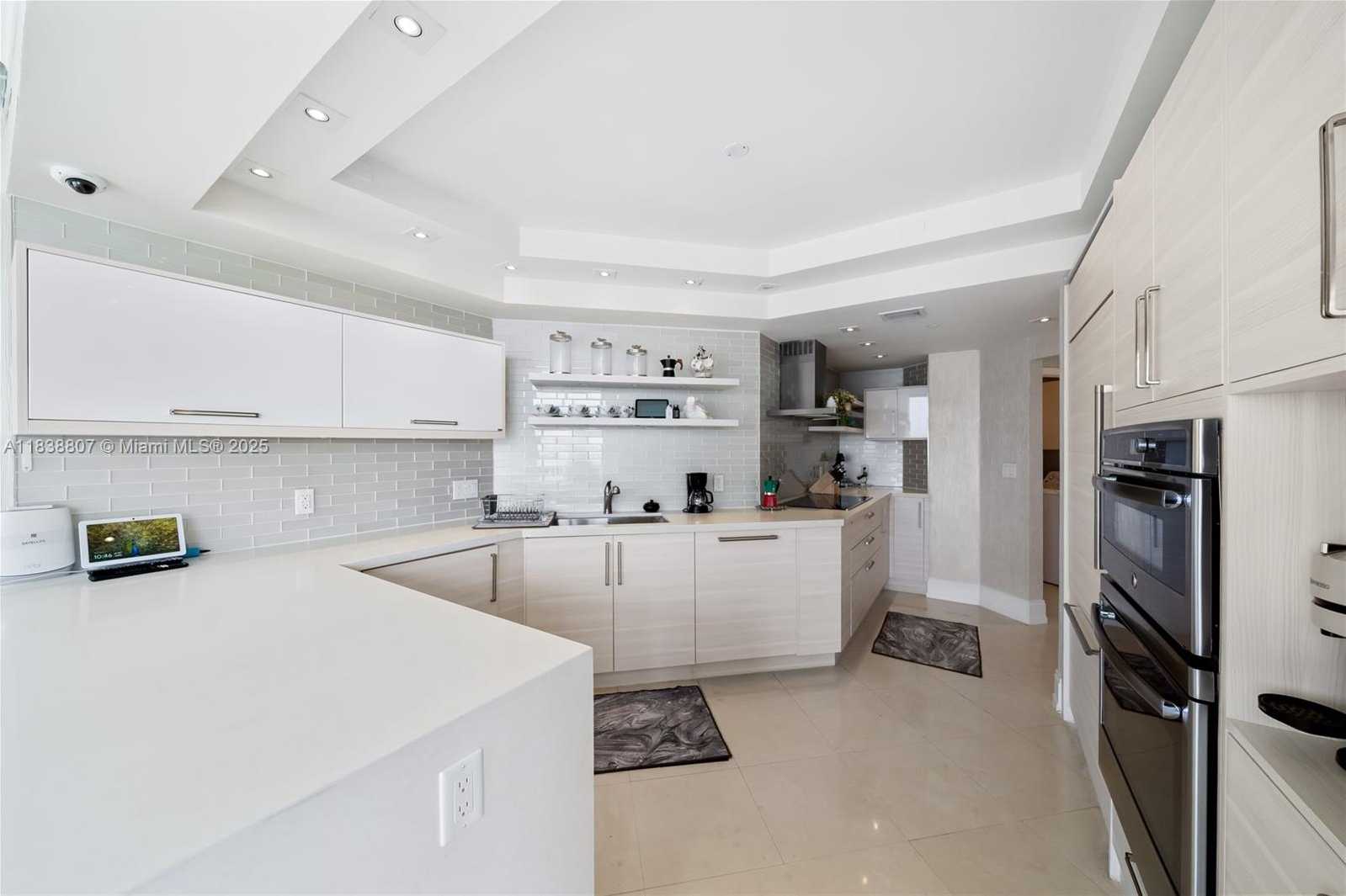 Small Image of 2000 ISLAND BLVD #2409, Aventura Number 6