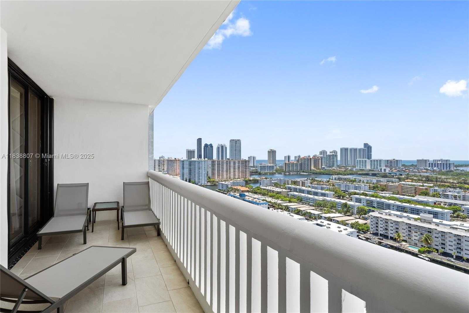 Small Image of 2000 ISLAND BLVD #2409, Aventura Number 8