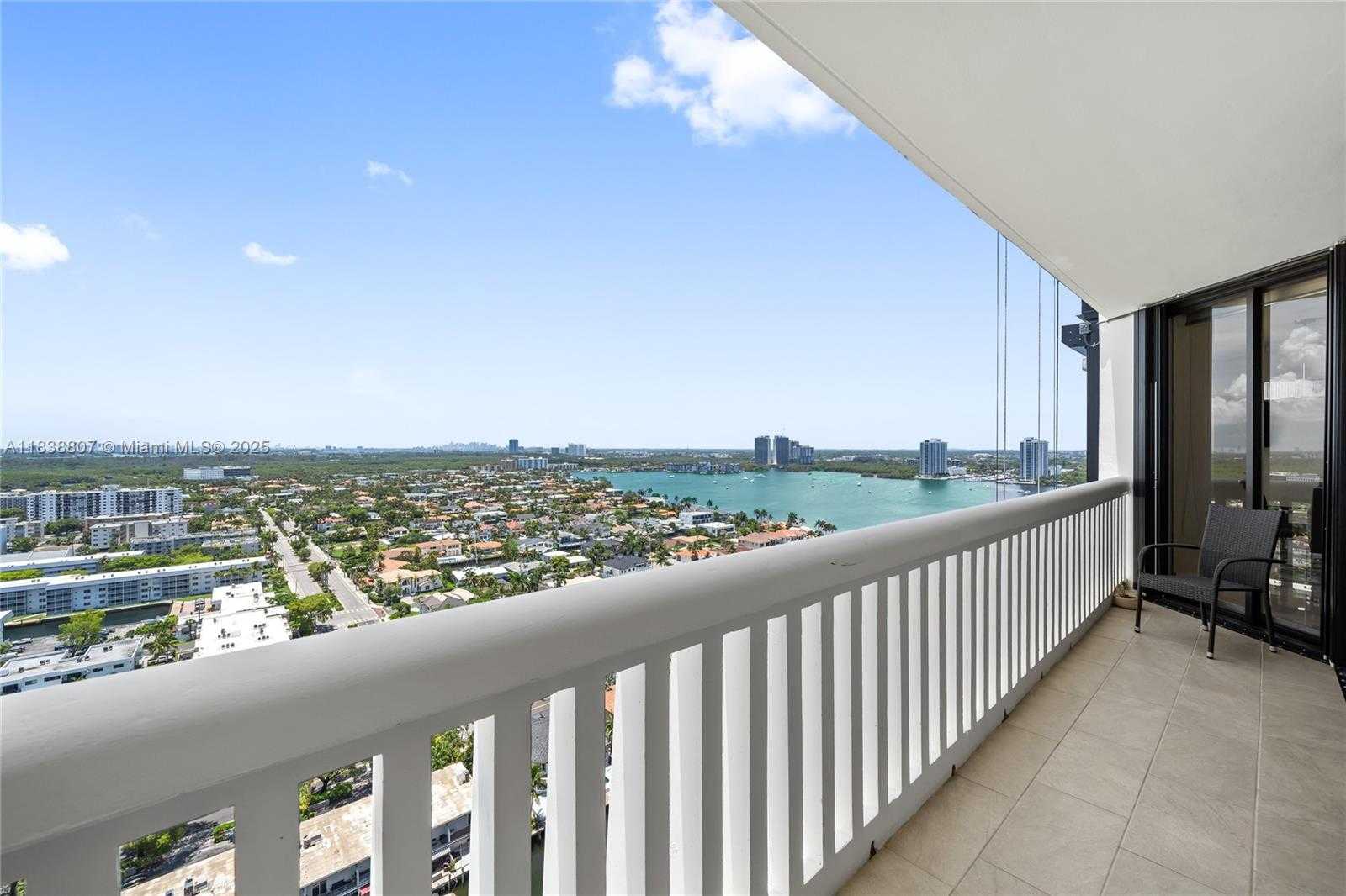 Small Image of 2000 ISLAND BLVD #2409, Aventura Number 9