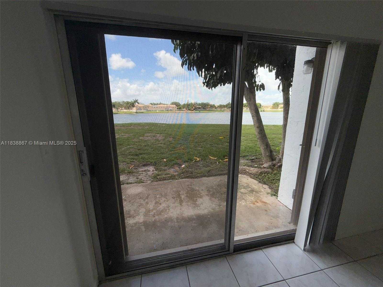 Small Image of 8560 NORTH SHERMAN CIR #105, Miramar Number 2