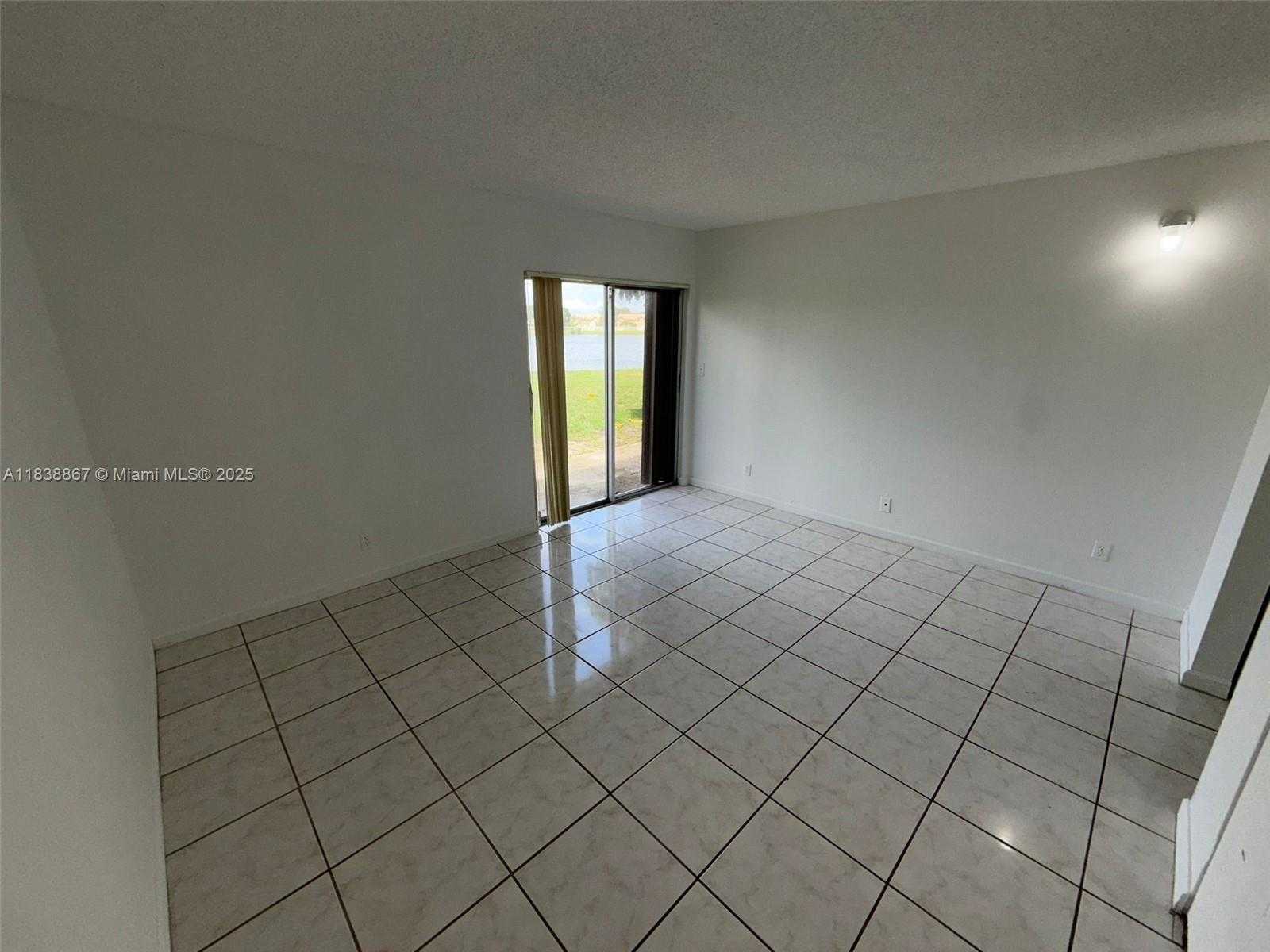 Small Image of 8560 NORTH SHERMAN CIR #105, Miramar Number 9