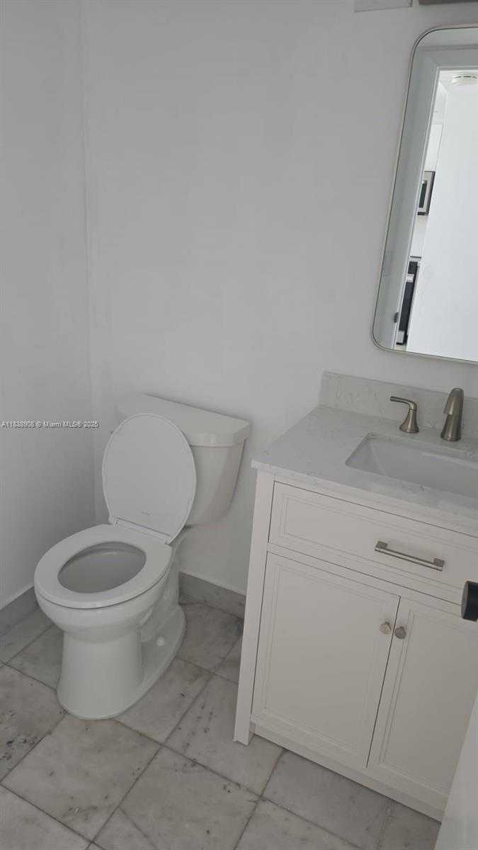 Small Image of 1450 BRICKELL BAY DR #1402, Miami Number 10