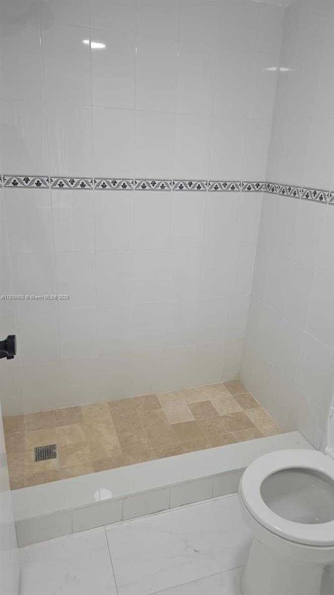 Small Image of 1450 BRICKELL BAY DR #1402, Miami Number 11
