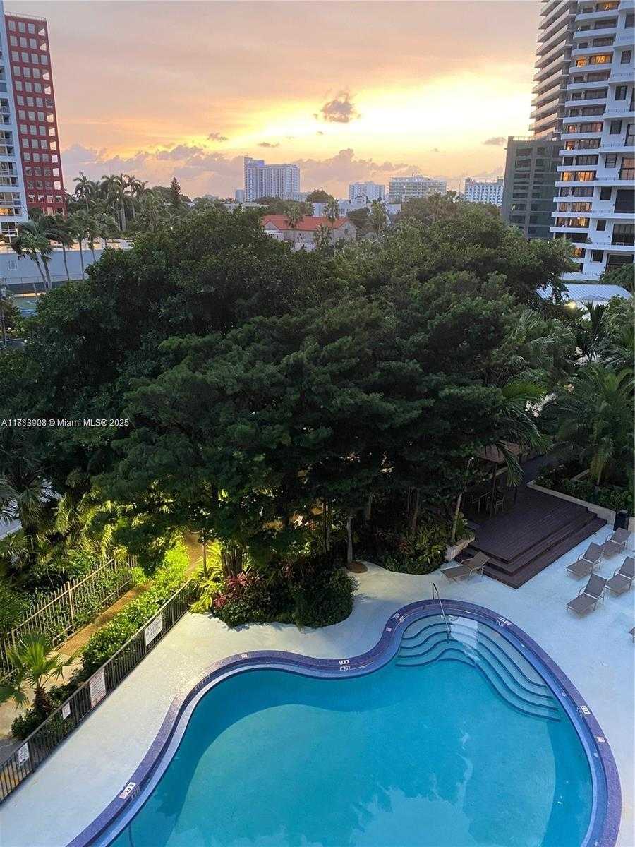 Small Image of 1450 BRICKELL BAY DR #1402, Miami Number 3