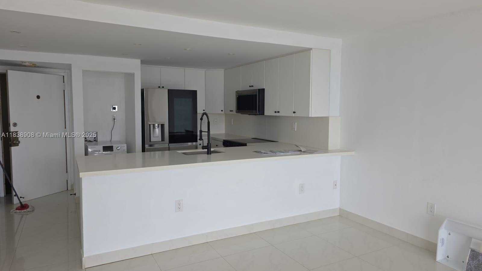 Small Image of 1450 BRICKELL BAY DR #1402, Miami Number 7