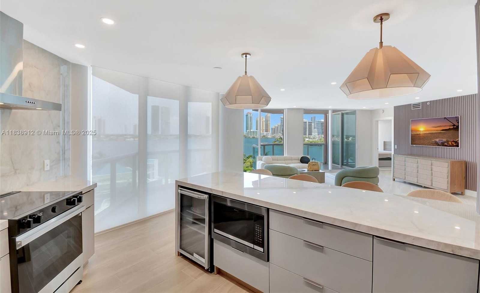 Small Image of 3370 HIDDEN BAY DR #812, Aventura Number 13