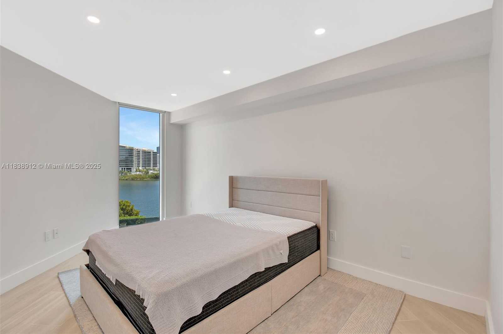 Small Image of 3370 HIDDEN BAY DR #812, Aventura Number 14