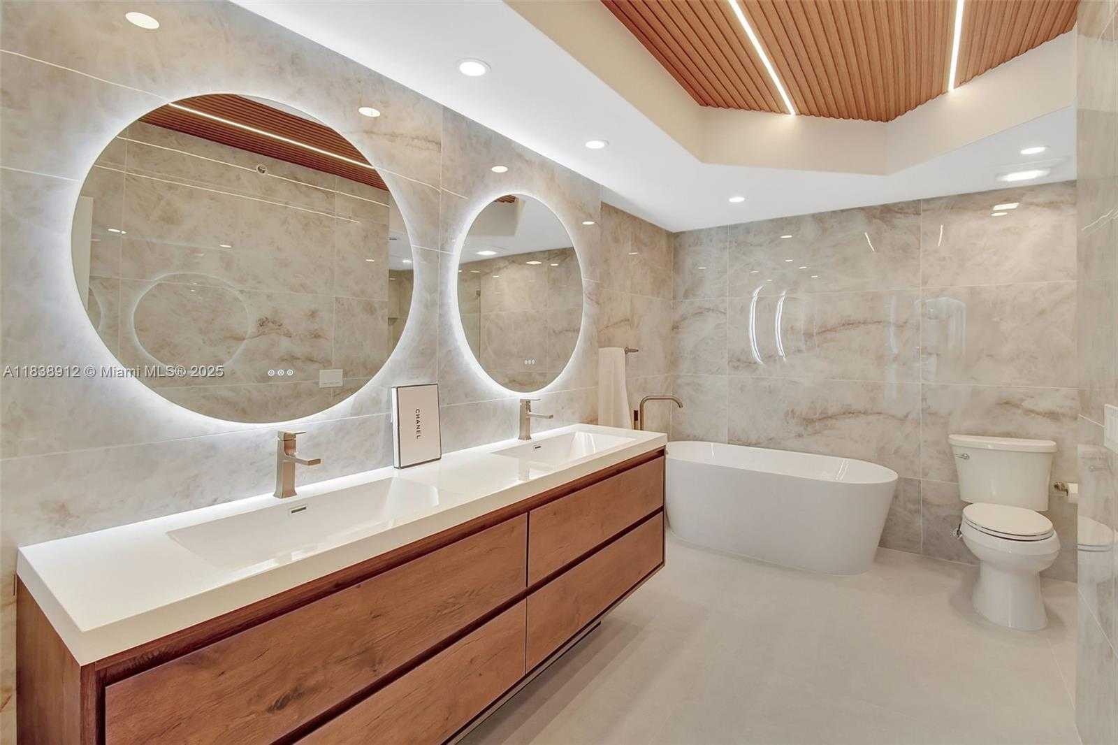 Small Image of 3370 HIDDEN BAY DR #812, Aventura Number 3