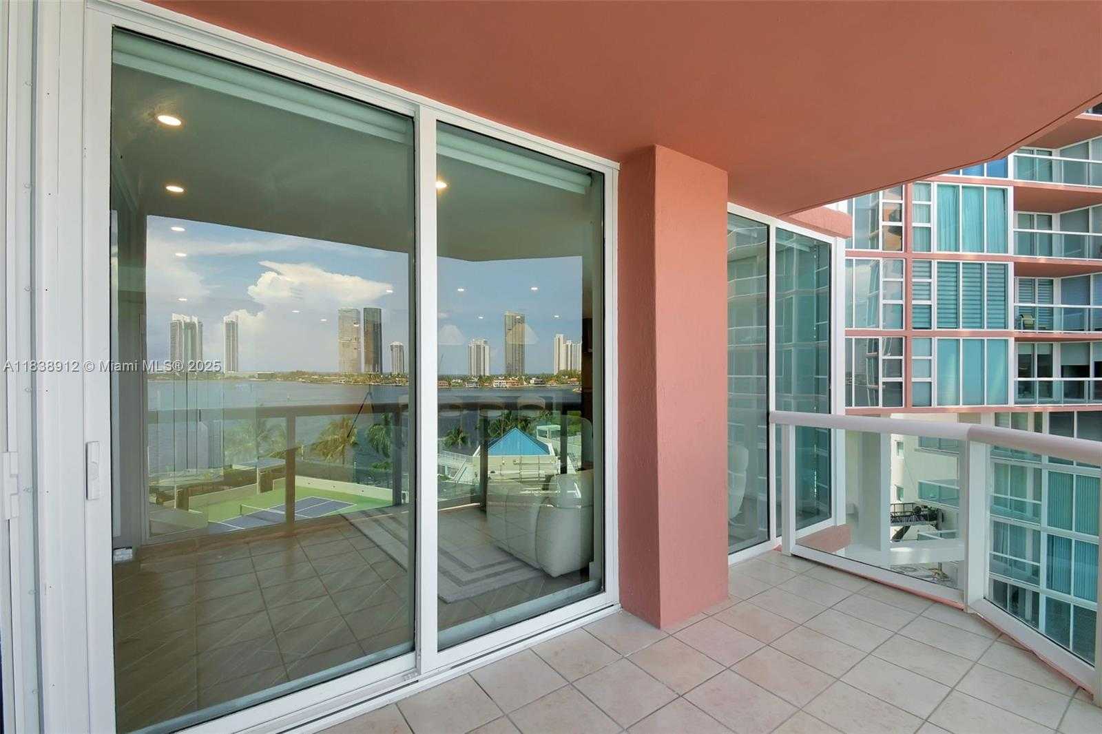 Small Image of 3370 HIDDEN BAY DR #812, Aventura Number 36