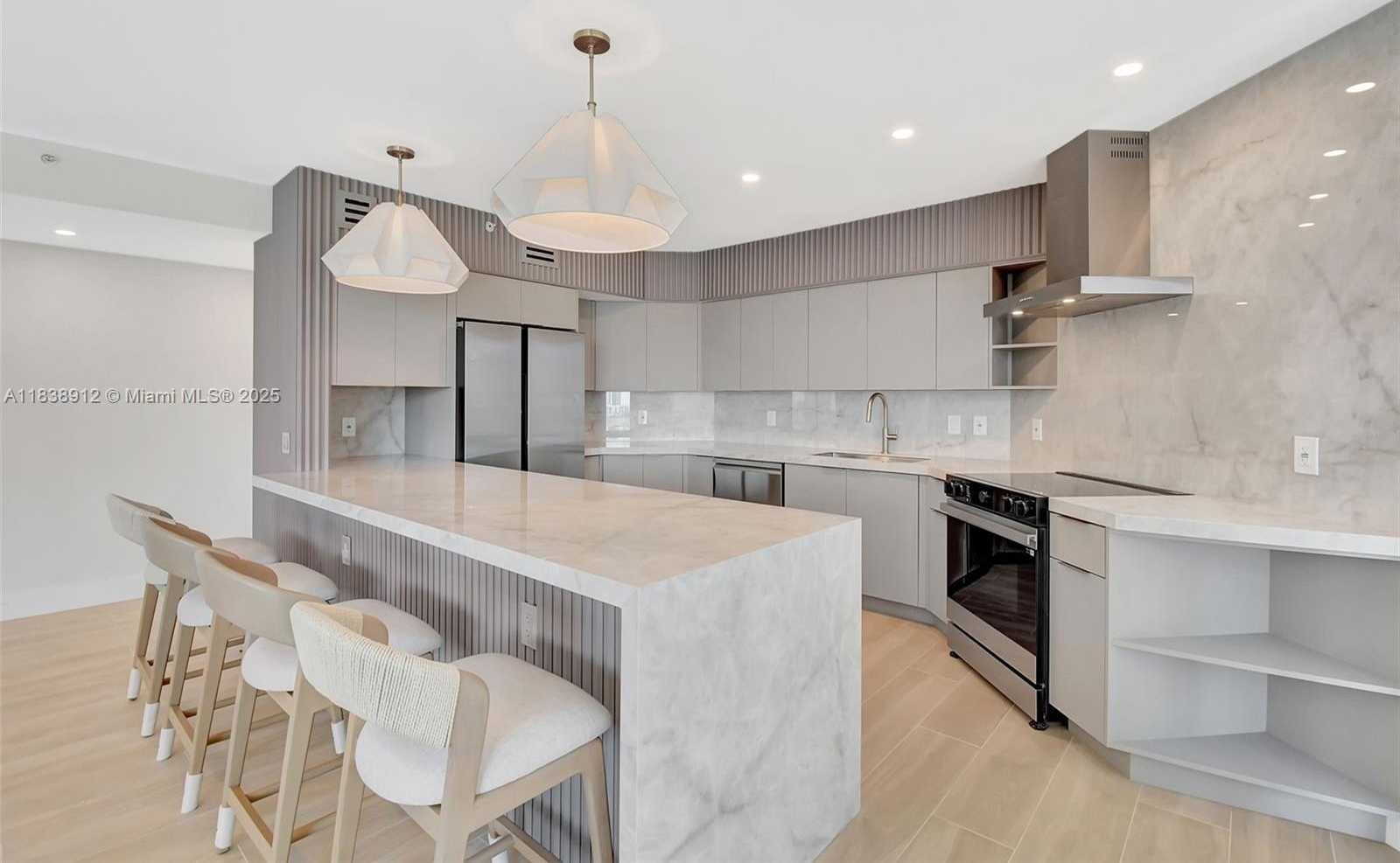 Small Image of 3370 HIDDEN BAY DR #812, Aventura Number 6