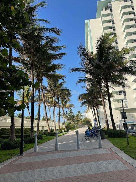 Small Image of 2899 COLLINS AVE #1504, Miami Beach Number 2