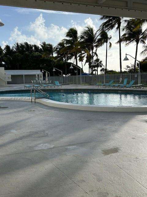 Small Image of 2899 COLLINS AVE #1504, Miami Beach Number 27