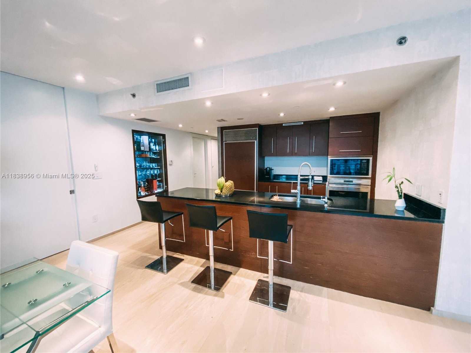 Small Image of 465 BRICKELL AVE #1101, Miami Number 10