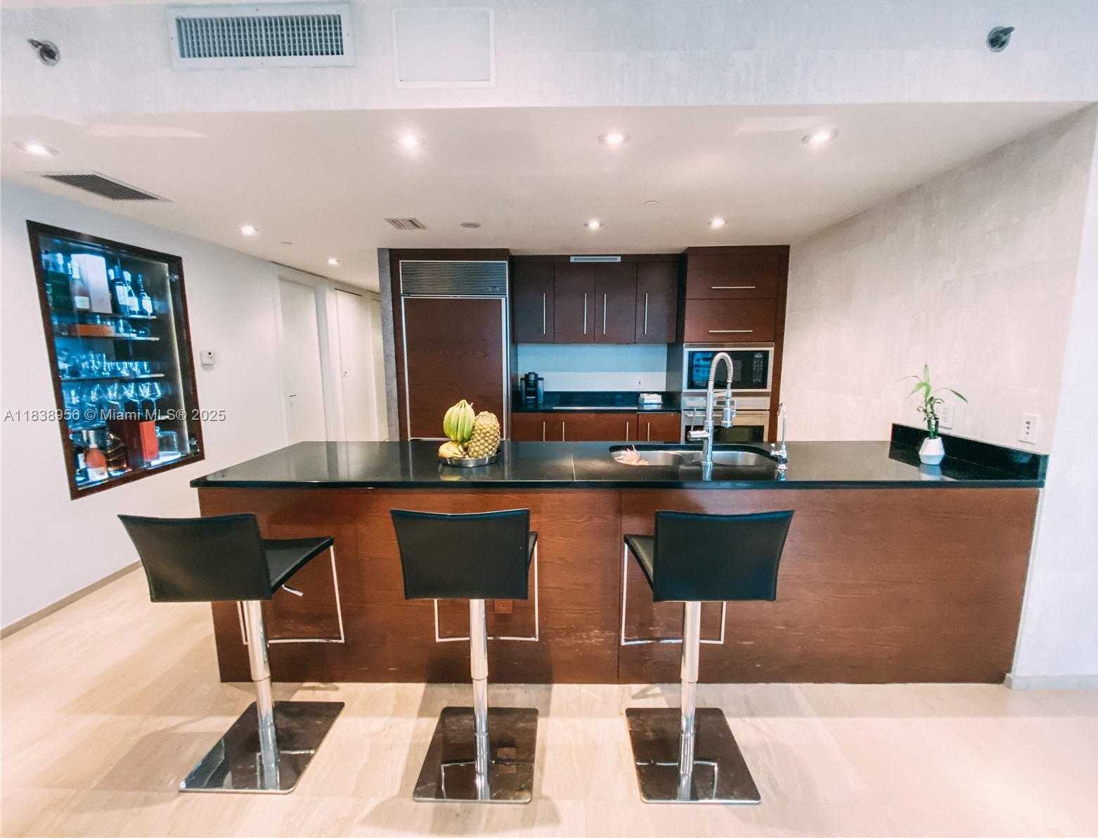Small Image of 465 BRICKELL AVE #1101, Miami Number 11