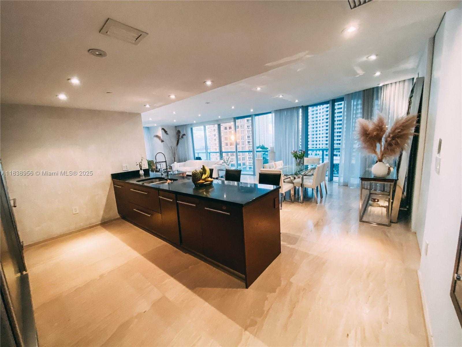 Small Image of 465 BRICKELL AVE #1101, Miami Number 14