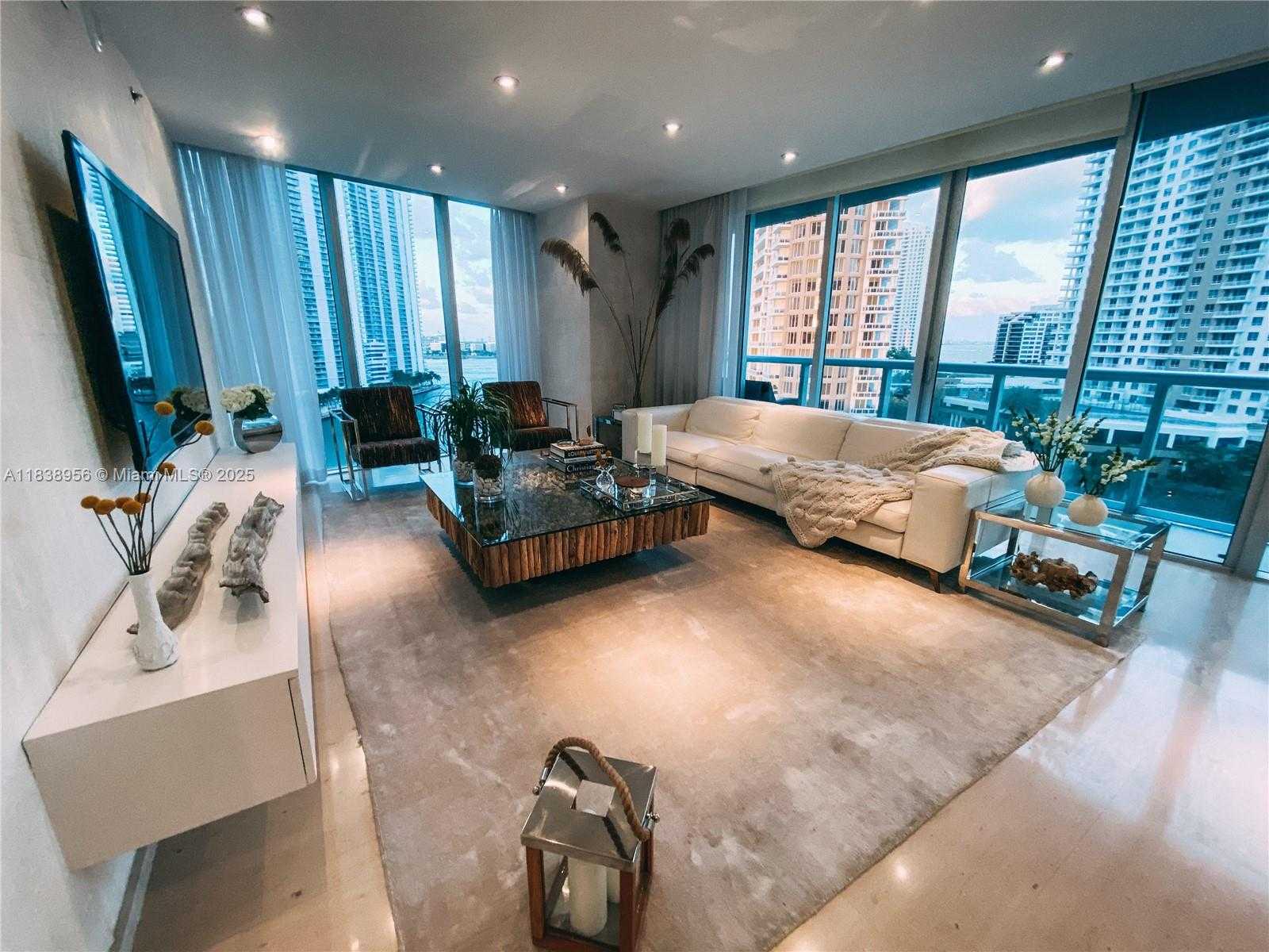 Small Image of 465 BRICKELL AVE #1101, Miami Number 17