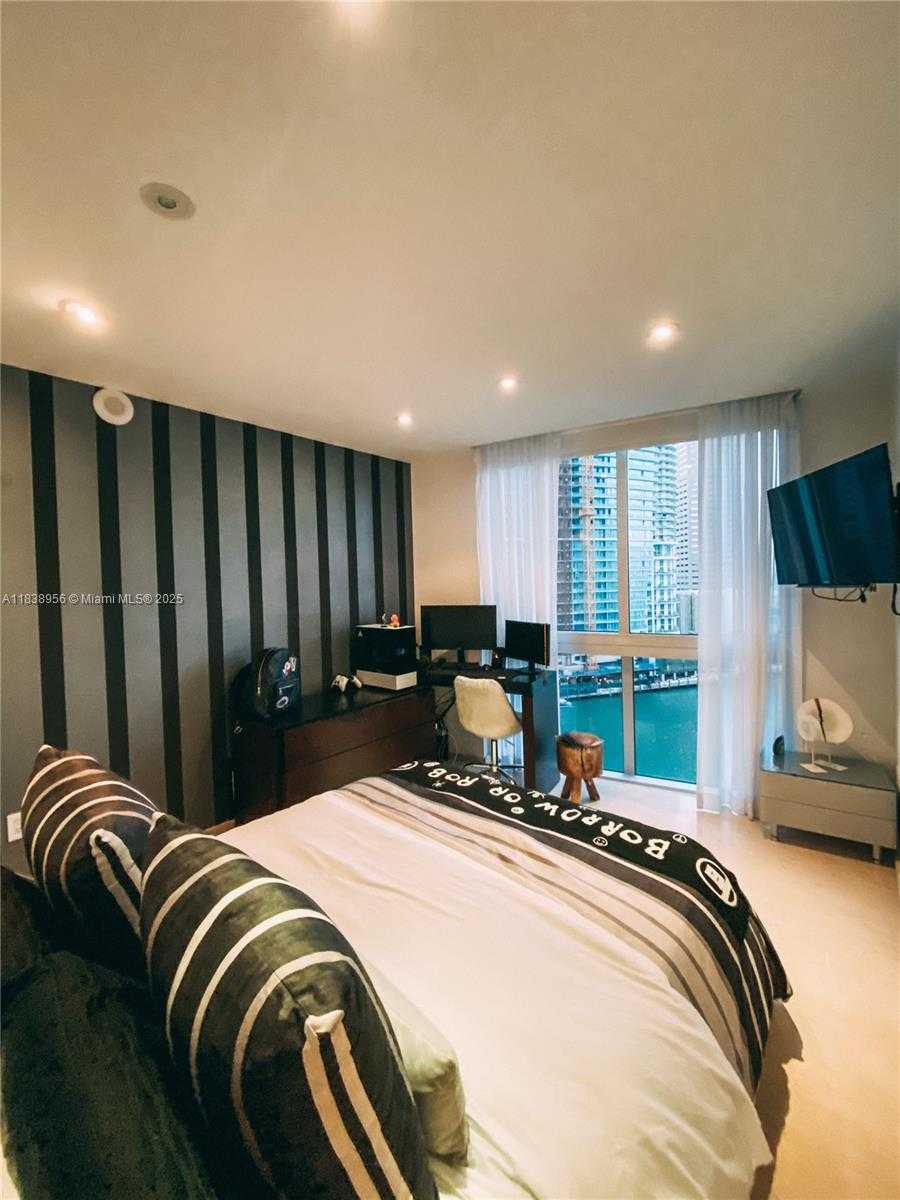 Small Image of 465 BRICKELL AVE #1101, Miami Number 23