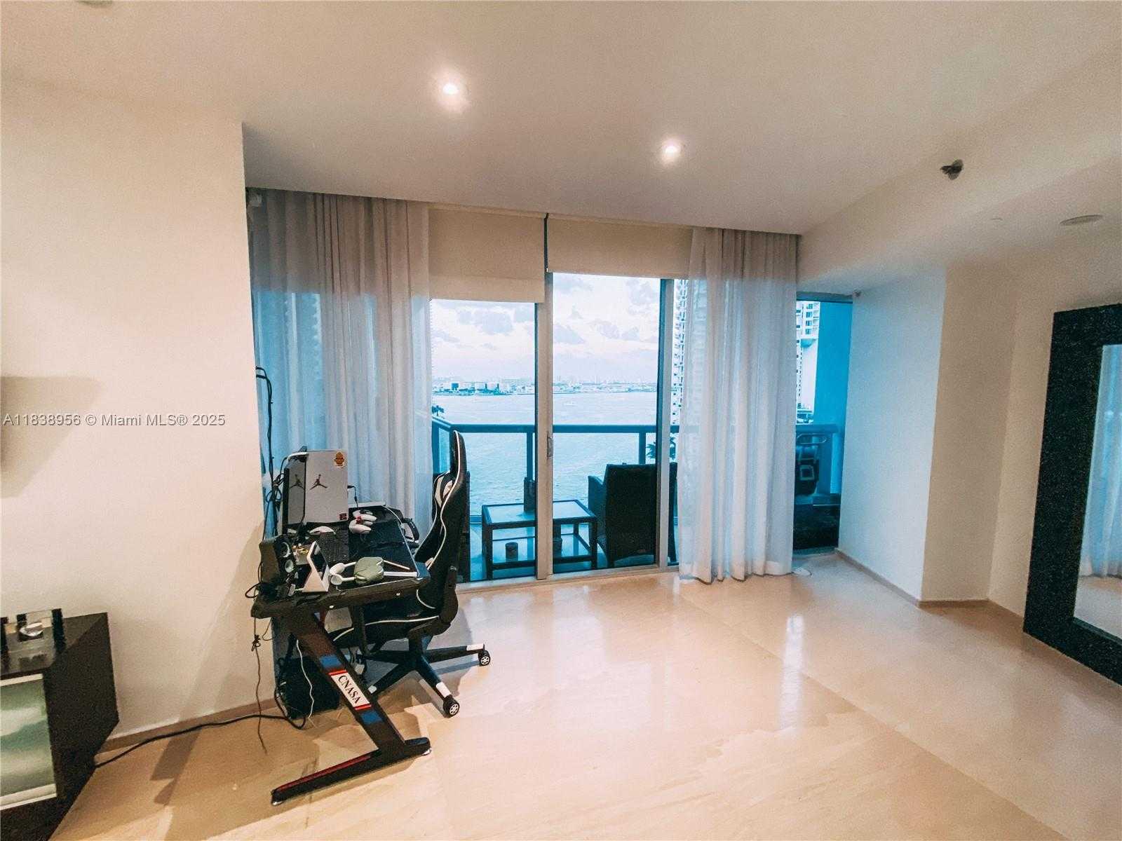 Small Image of 465 BRICKELL AVE #1101, Miami Number 25
