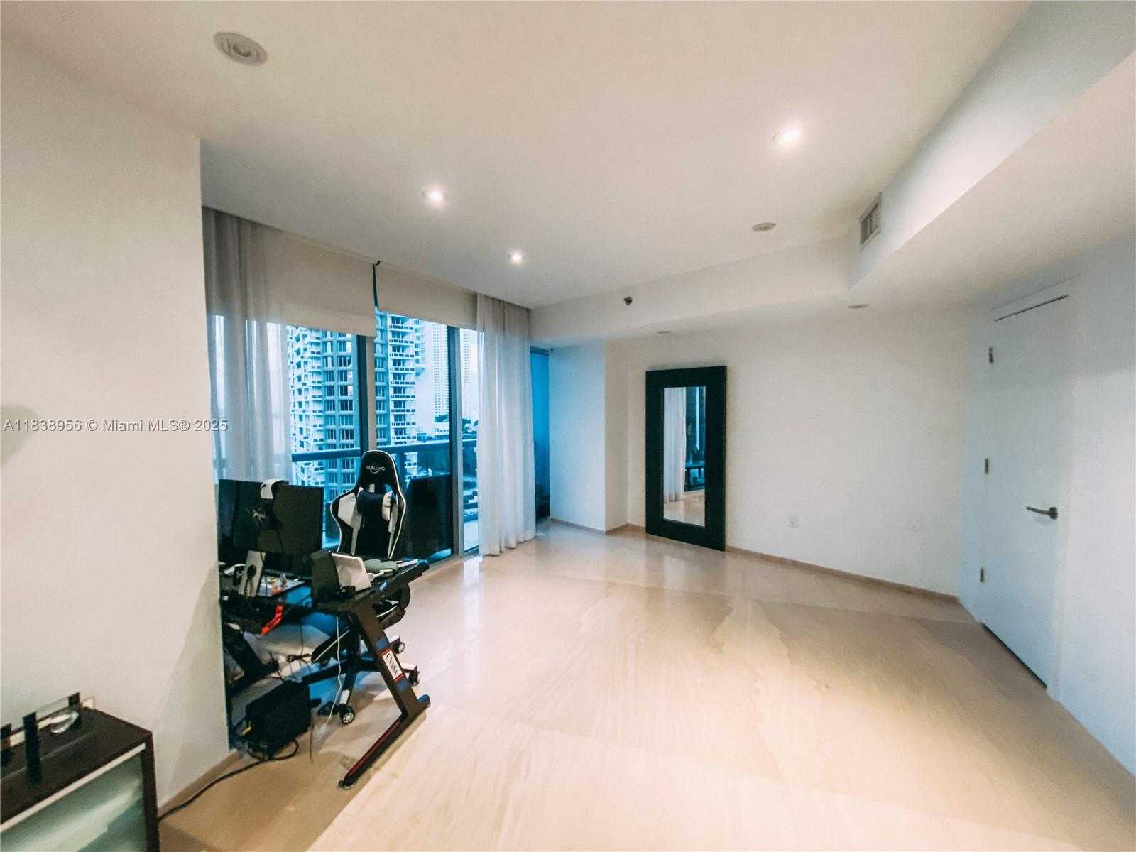 Small Image of 465 BRICKELL AVE #1101, Miami Number 26