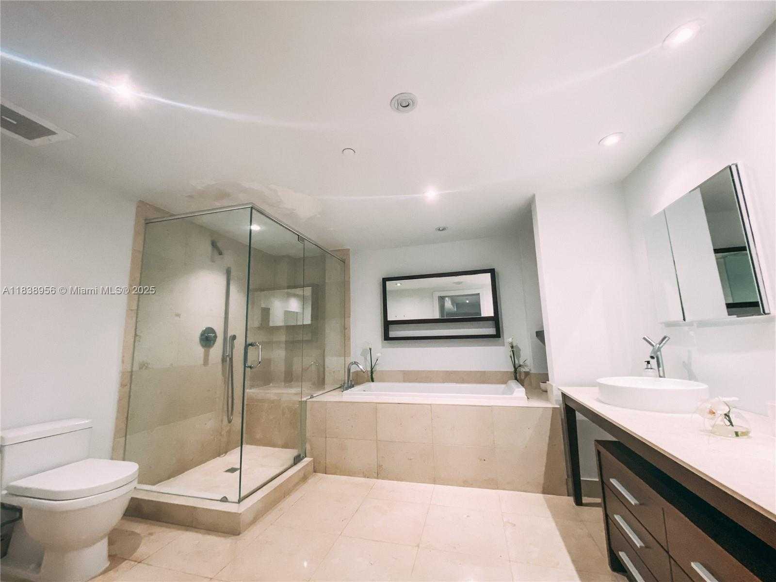 Small Image of 465 BRICKELL AVE #1101, Miami Number 33