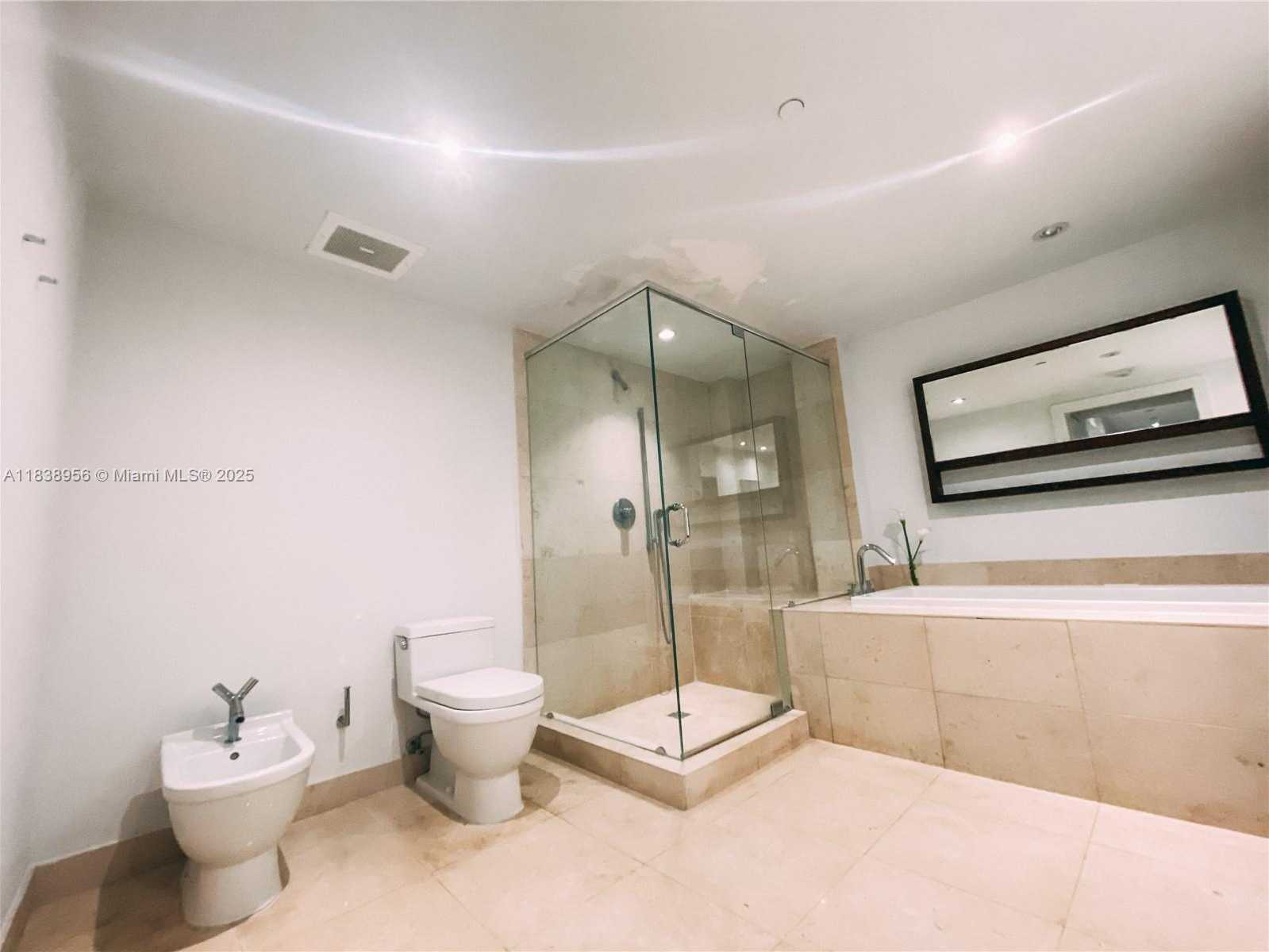 Small Image of 465 BRICKELL AVE #1101, Miami Number 34
