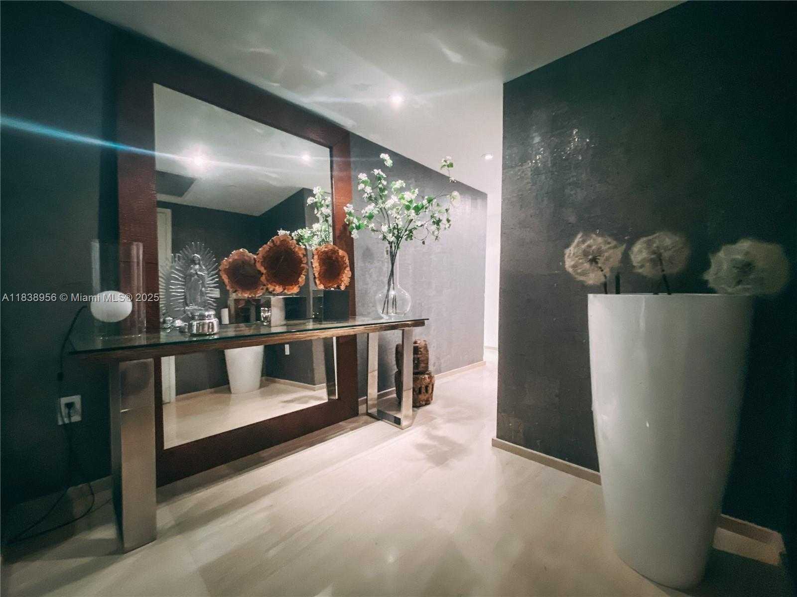 Small Image of 465 BRICKELL AVE #1101, Miami Number 36
