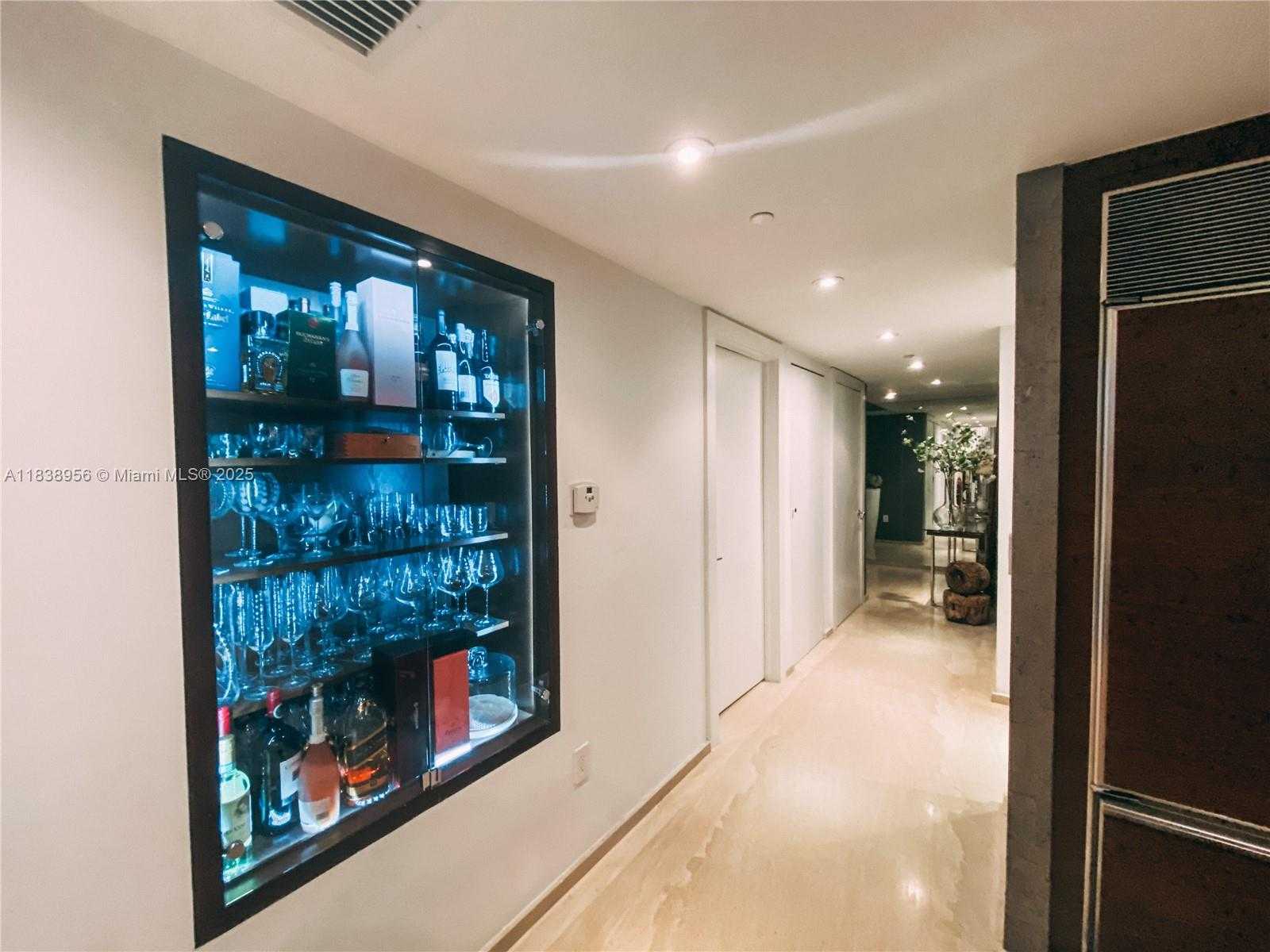 Small Image of 465 BRICKELL AVE #1101, Miami Number 37