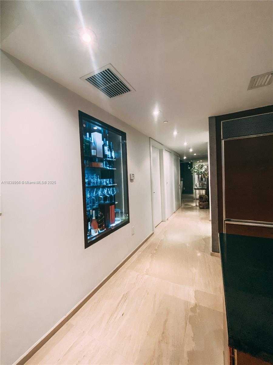 Small Image of 465 BRICKELL AVE #1101, Miami Number 40