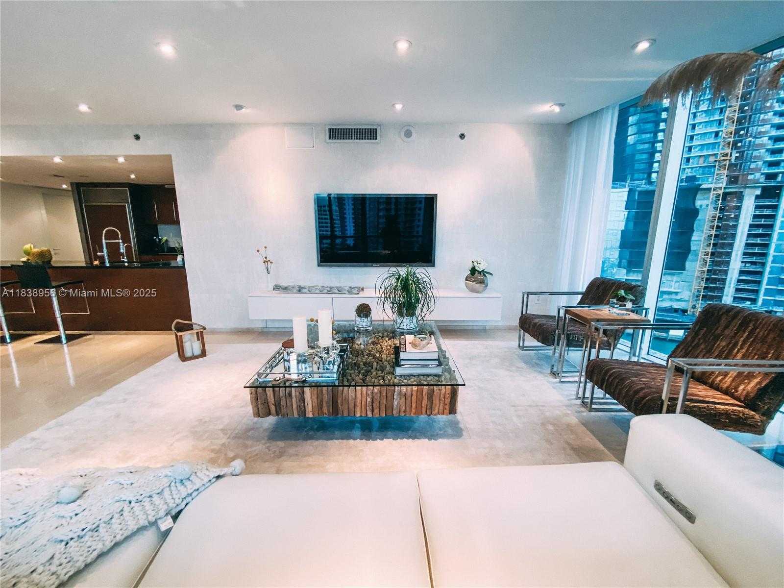 Small Image of 465 BRICKELL AVE #1101, Miami Number 8