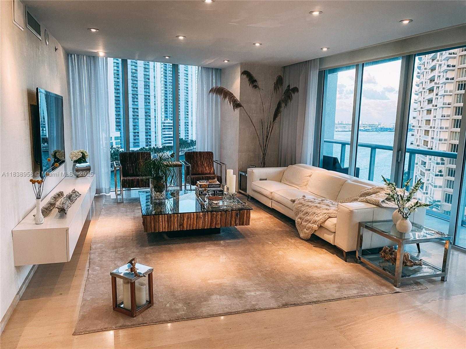 Small Image of 465 BRICKELL AVE #1101, Miami Number 9