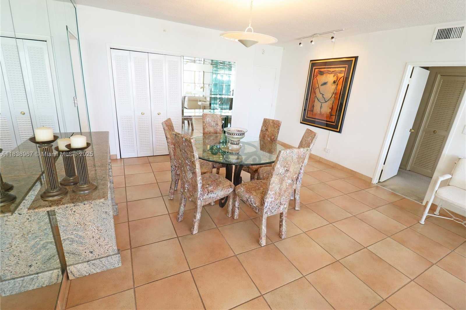 Small Image of 5601 Collins Ave, Miami Beach, FL 33140, USA Number 14