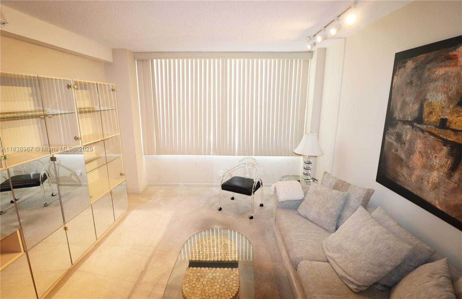 Small Image of 5601 Collins Ave, Miami Beach, FL 33140, USA Number 21