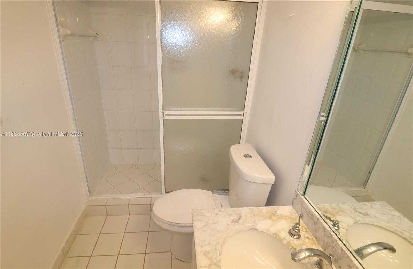 Small Image of 5601 Collins Ave, Miami Beach, FL 33140, USA Number 24