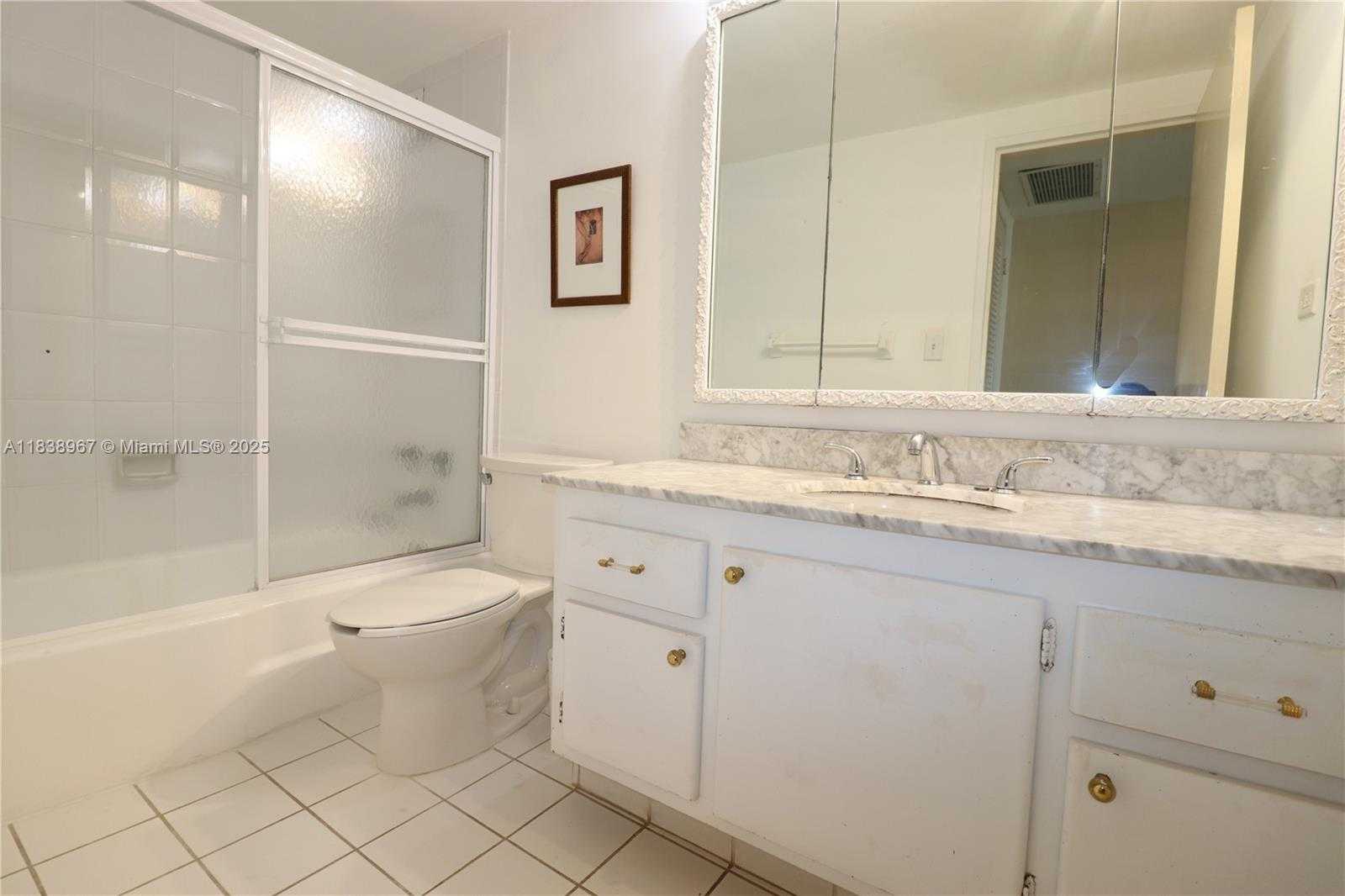 Small Image of 5601 Collins Ave, Miami Beach, FL 33140, USA Number 28