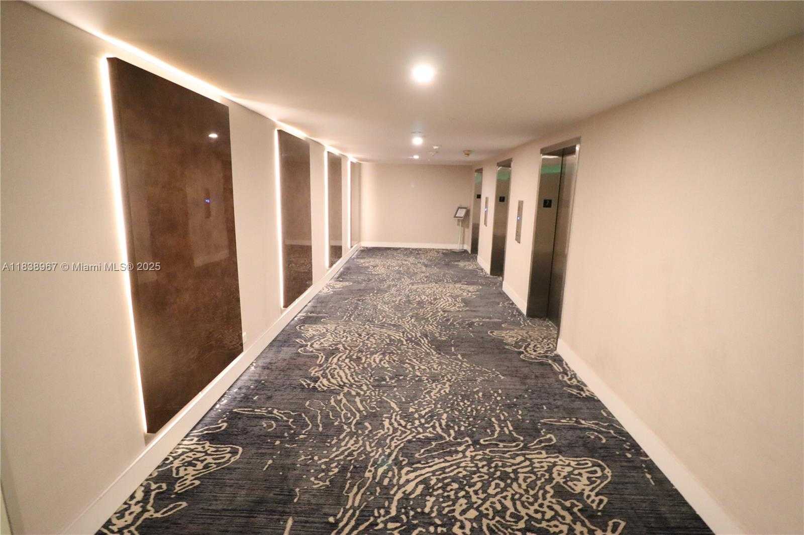Small Image of 5601 Collins Ave, Miami Beach, FL 33140, USA Number 32