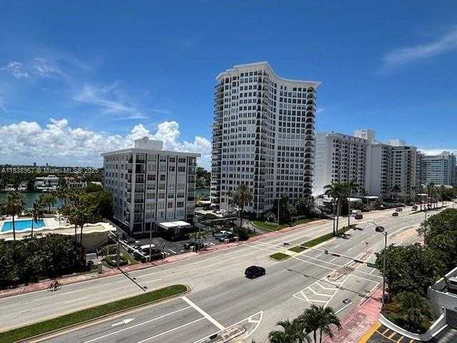 Small Image of 5601 Collins Ave, Miami Beach, FL 33140, USA Number 4