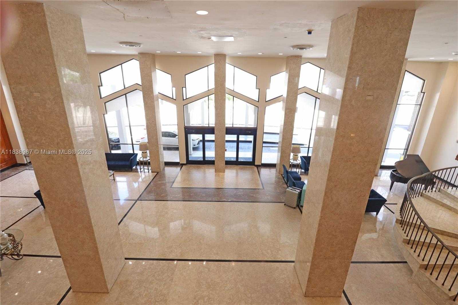 Small Image of 5601 Collins Ave, Miami Beach, FL 33140, USA Number 43