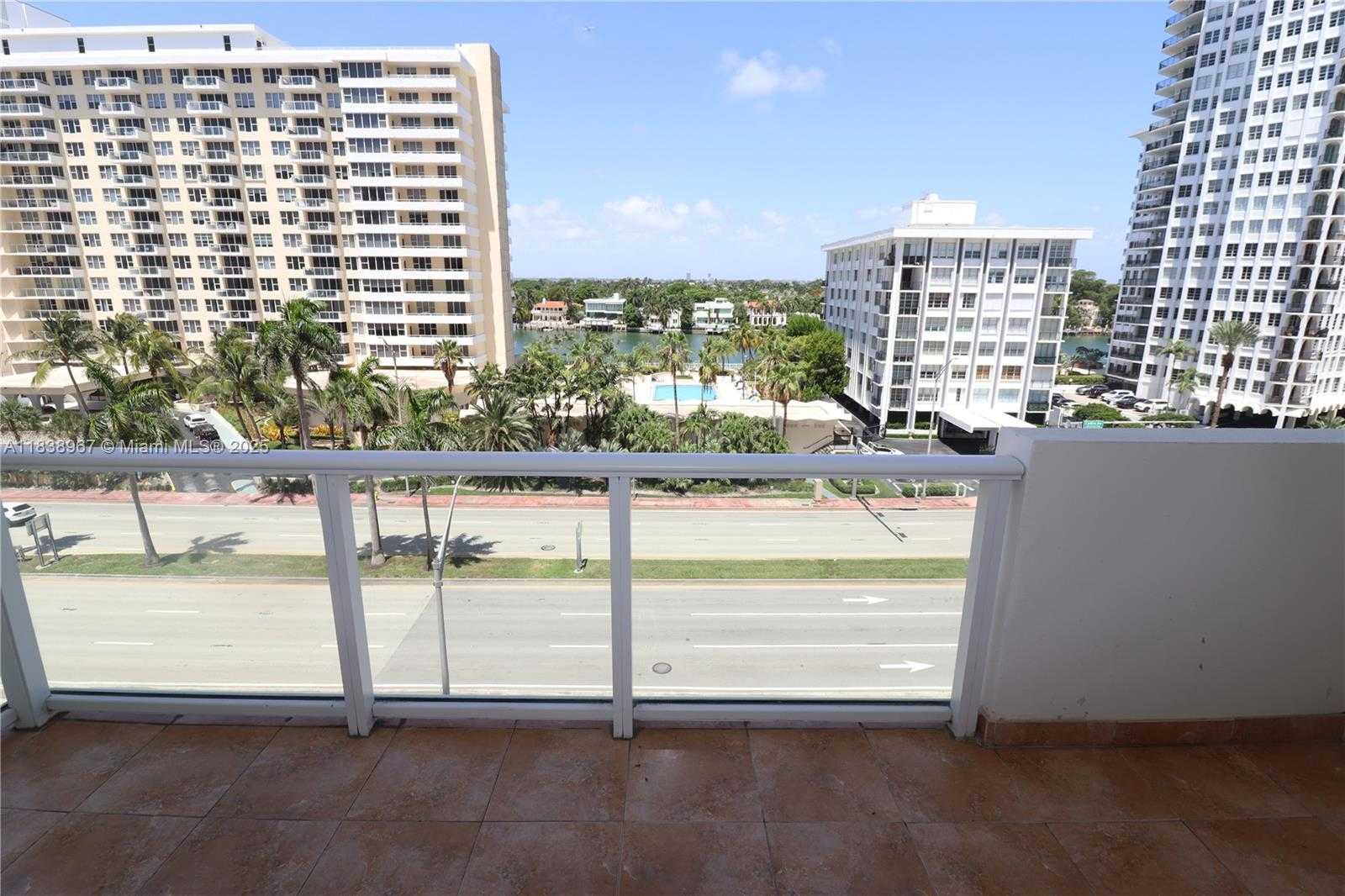 Small Image of 5601 Collins Ave, Miami Beach, FL 33140, USA Number 6